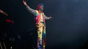 Julien Granel en concert aux Vieilles Charrues 2024