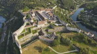 Forteresses et châteaux imprenables : construction XXL
