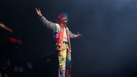 Julien Granel en concert aux Vieilles Charrues 2024